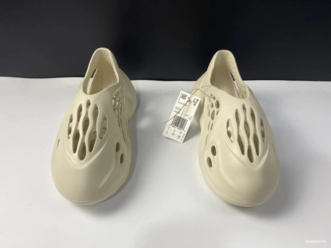 FY4567 Sand RNNR Adidas Foam Yeezy 1114